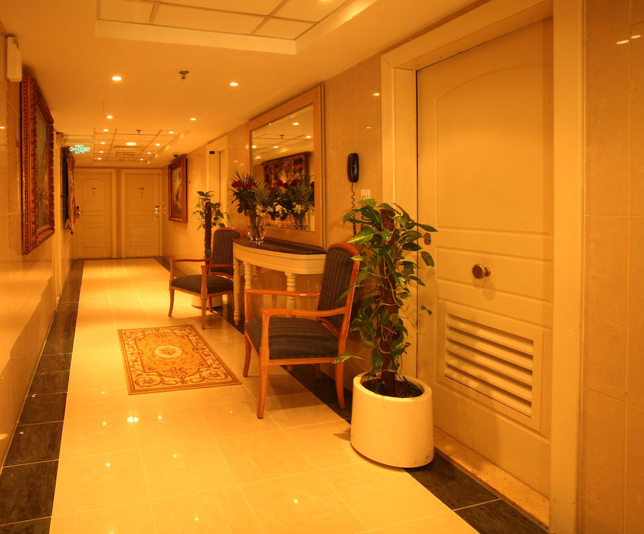 Khalidia Hotel Apartments Дубай Стая снимка