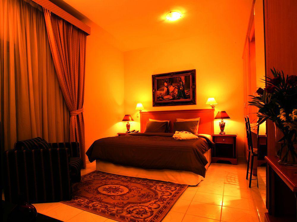 Khalidia Hotel Apartments Дубай Екстериор снимка